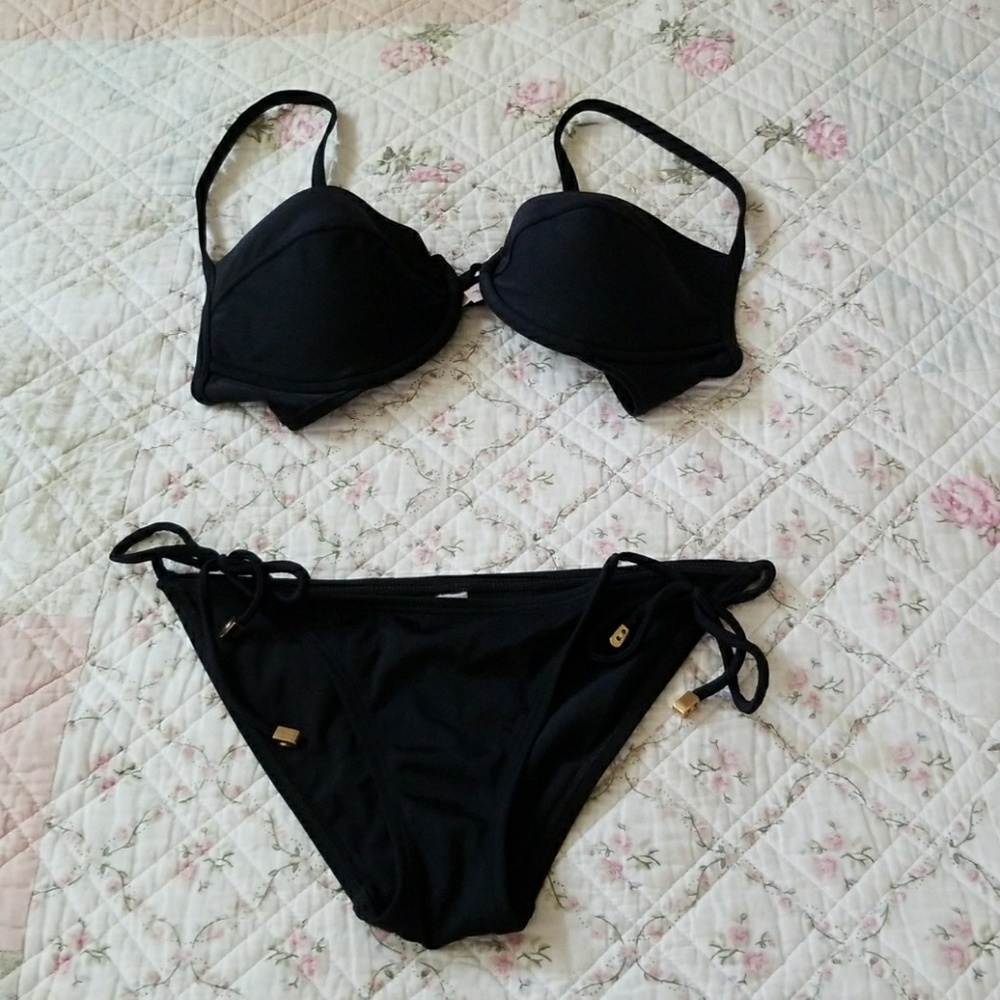 Black Bikini. 36C Top. XS Bottoms